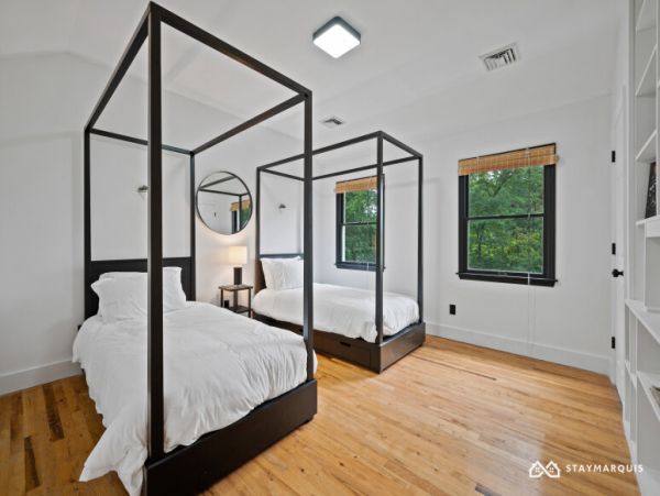 Hamptons Home 1020771