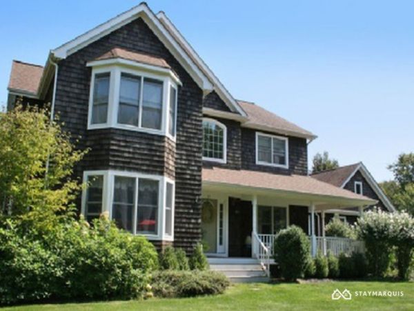 Hamptons Home 1020772