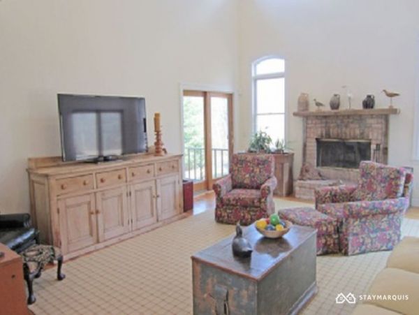 Hamptons Home 1020772