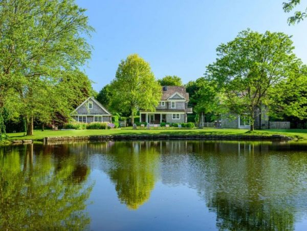 Hamptons Home 1020773