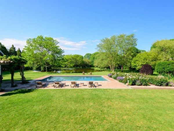Hamptons Home 1020773