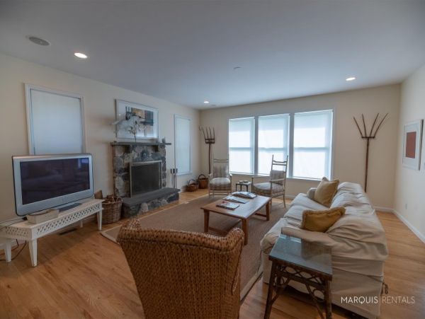 Hamptons Home 1020775