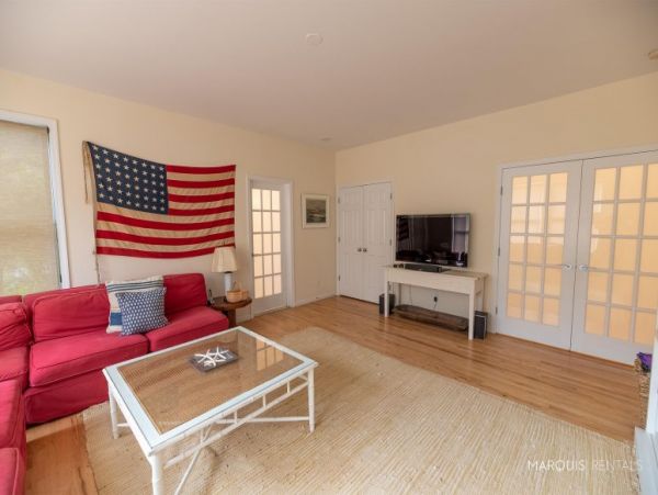 Hamptons Home 1020775