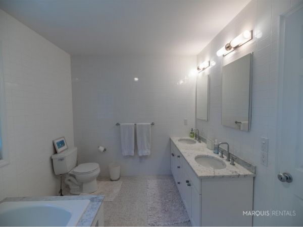 Hamptons Home 1020775