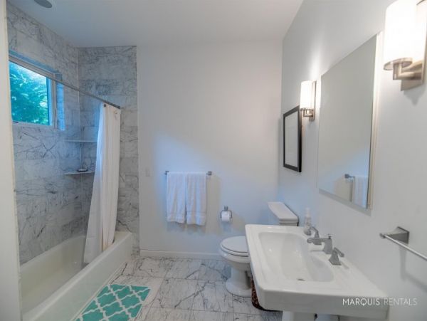 Hamptons Home 1020775