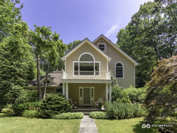 Hamptons Home 1020776