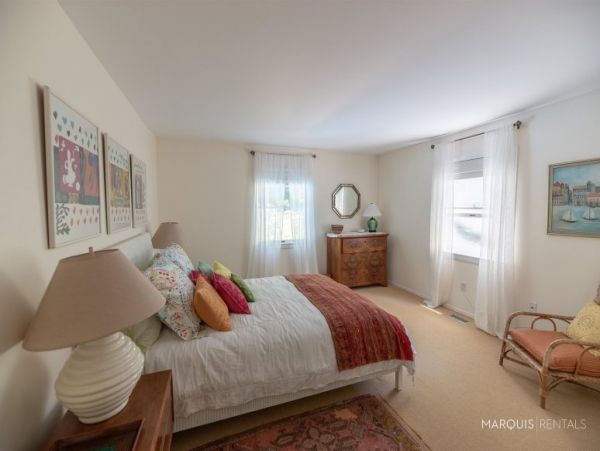 Hamptons Home 1020776