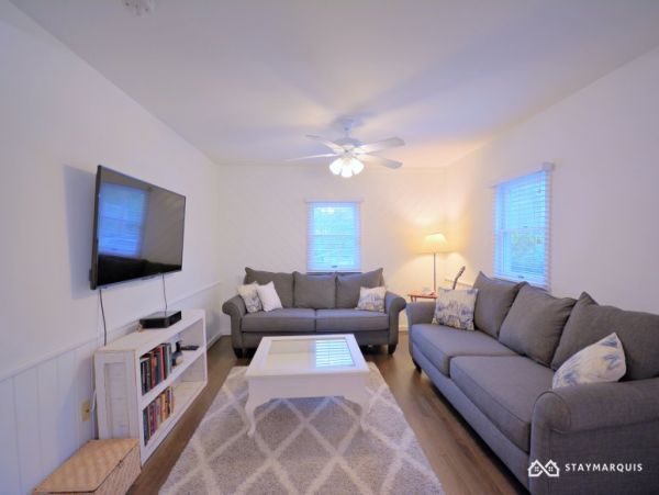 Hamptons Home 1020777