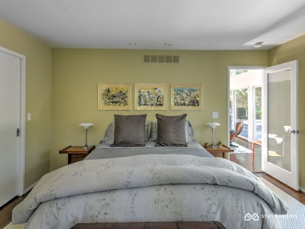 Hamptons Home 1020778