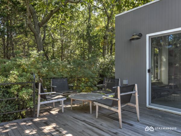 Hamptons Home 1020778