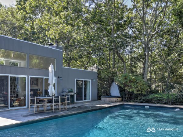 Hamptons Home 1020778