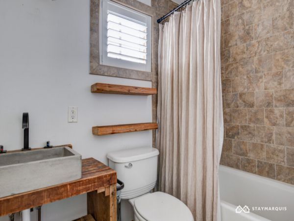 Hamptons Home 1020779