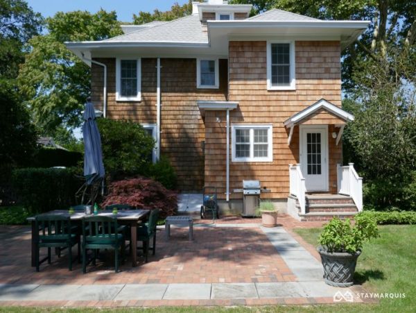 Hamptons Home 1020786