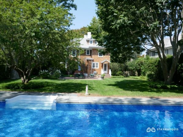 Hamptons Home 1020786