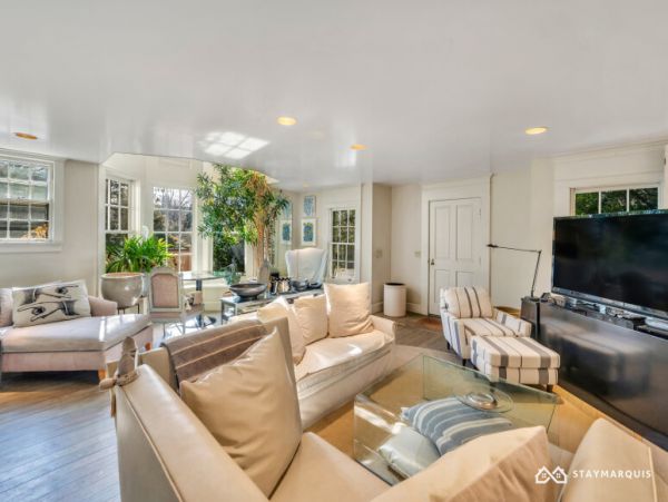 Hamptons Home 1020787