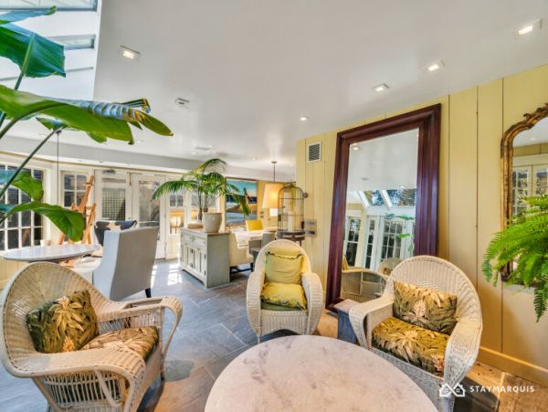 Hamptons Home 1020787