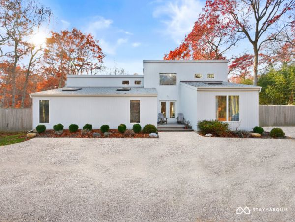 Hamptons Home 1020789