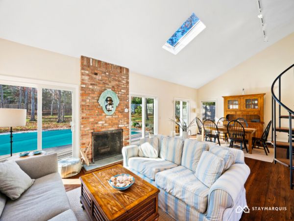Hamptons Home 1020789