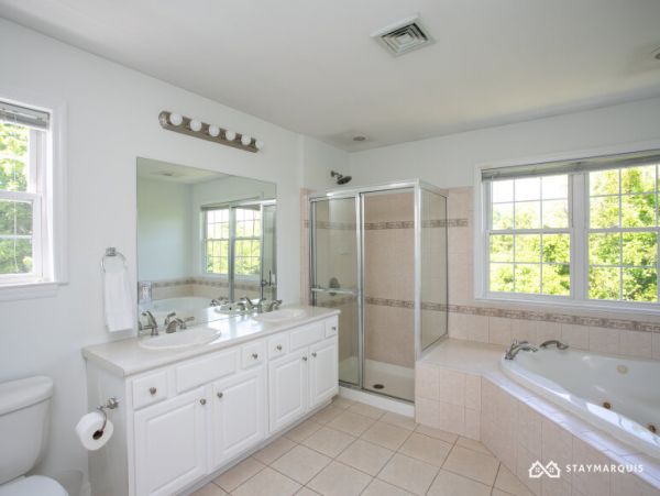 Hamptons Home 1020790