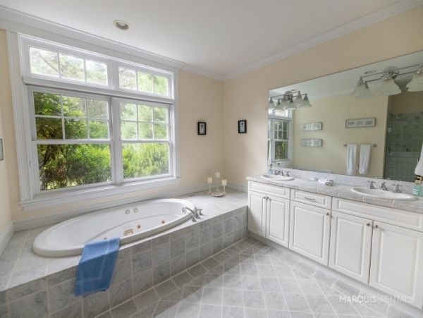 Hamptons Home 1020793