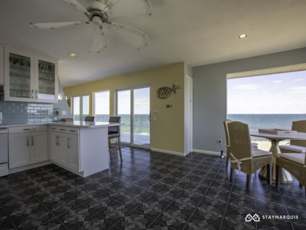 Hamptons Home 1020794