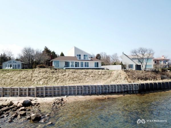 Hamptons Home 1020794