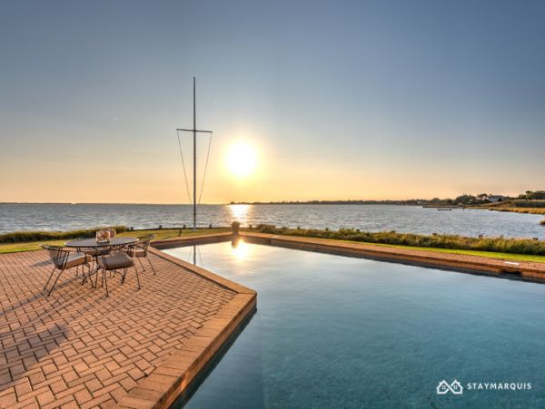 Hamptons Home 1020796