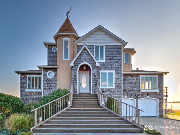 Hamptons Home 1020796