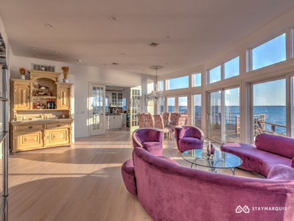 Hamptons Home 1020796
