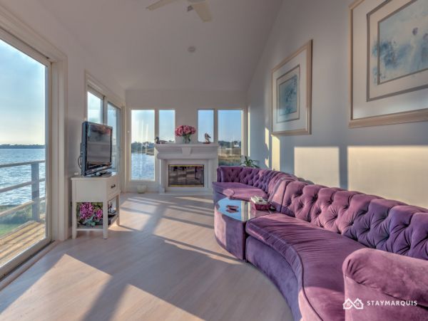 Hamptons Home 1020796