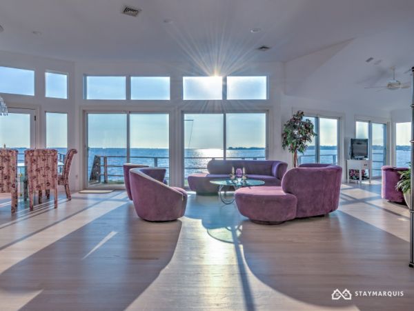 Hamptons Home 1020796