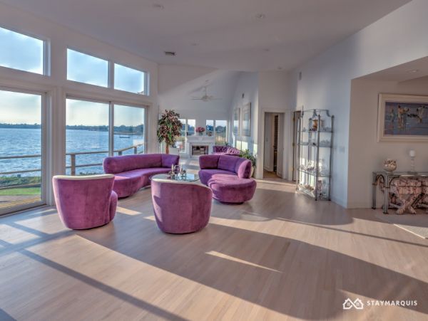 Hamptons Home 1020796