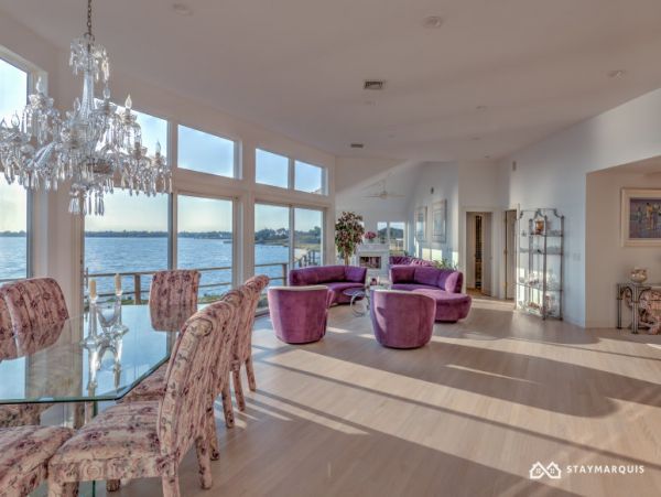 Hamptons Home 1020796