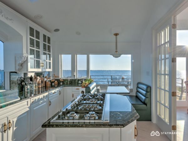 Hamptons Home 1020796