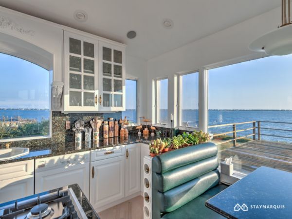Hamptons Home 1020796
