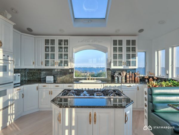 Hamptons Home 1020796