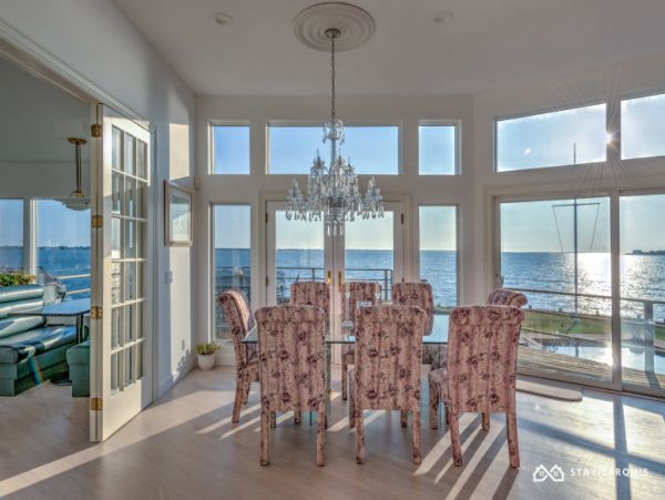 Hamptons Home 1020796