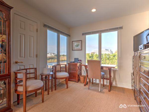 Hamptons Home 1020796