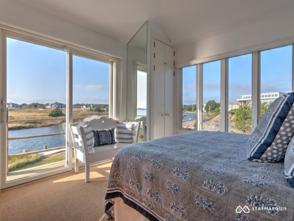 Hamptons Home 1020796