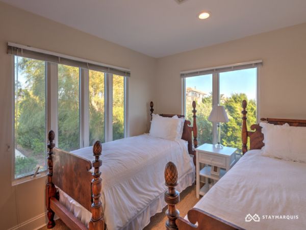 Hamptons Home 1020796