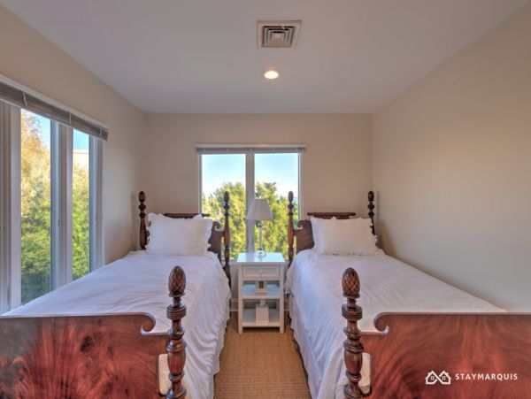Hamptons Home 1020796