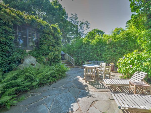 Hamptons Home 1020798