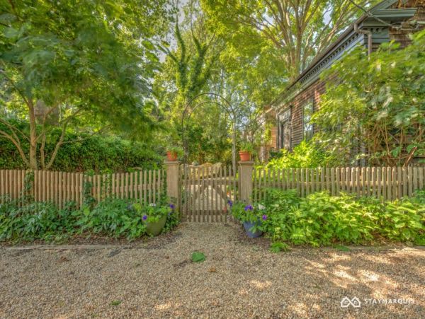 Hamptons Home 1020798