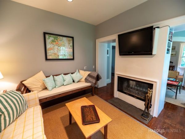 Hamptons Home 1020799