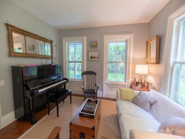 Hamptons Home 1020799
