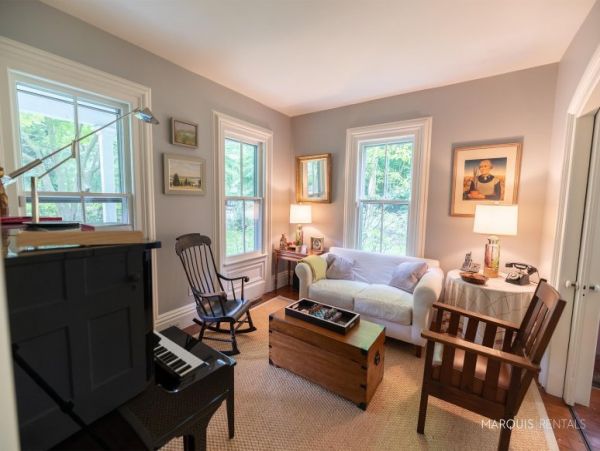 Hamptons Home 1020799
