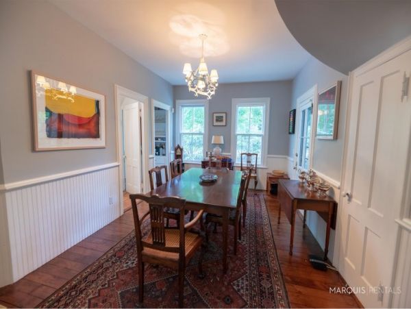 Hamptons Home 1020799