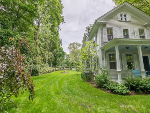 Hamptons Home 1020799
