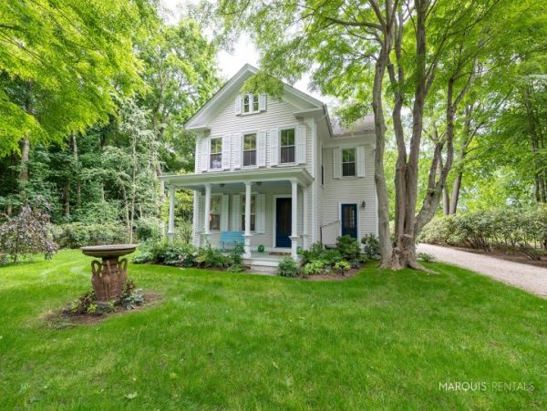 Hamptons Home 1020799