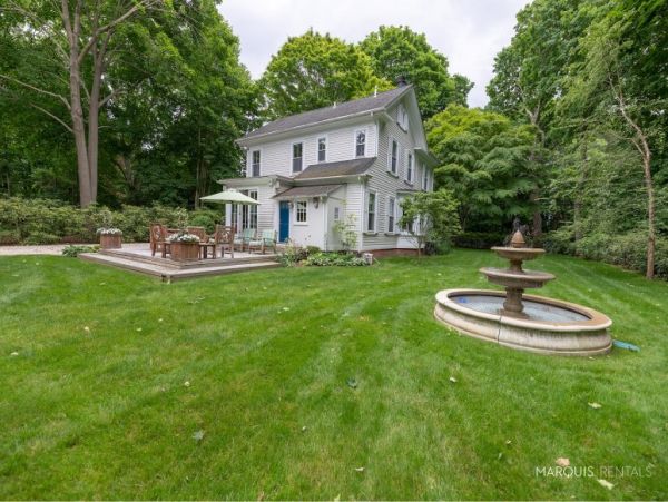 Hamptons Home 1020799